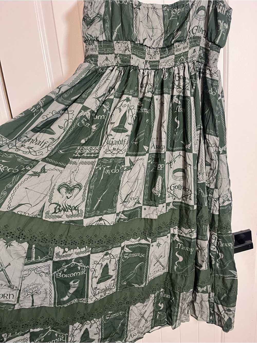 Hot Topic Lord of the Rings Green Printed Midi Dress - Picture 8 of 9